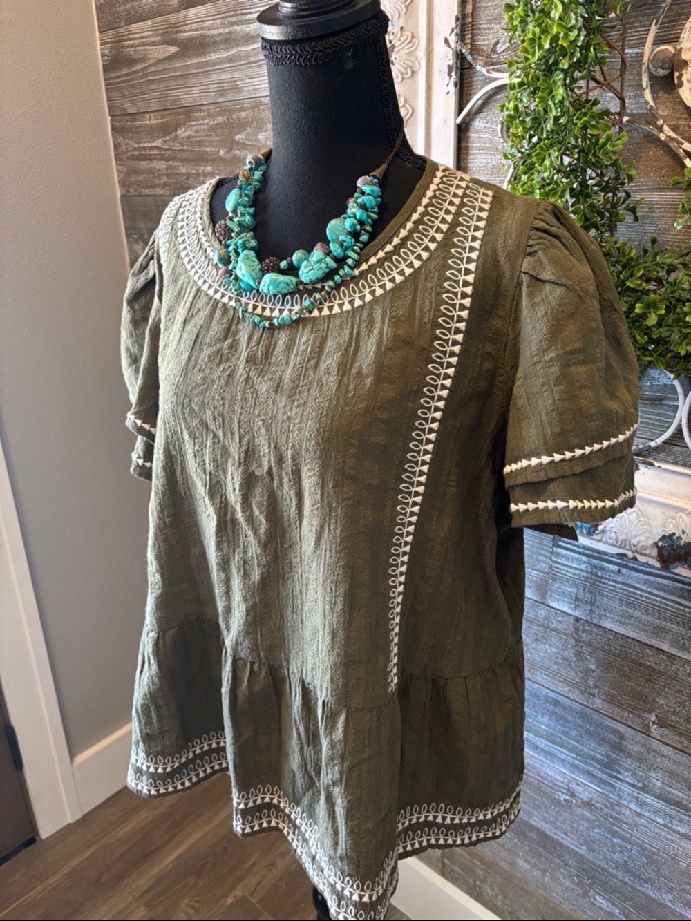 Loft NWT (XL) Embroidered Olive Green Women’s Boho Peasant Top- Cotton Linen